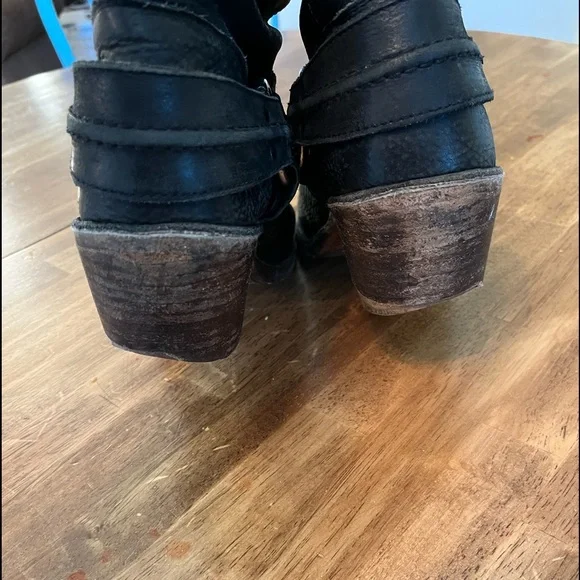 Women’s size 10 frye boot - Picture 2 of 4